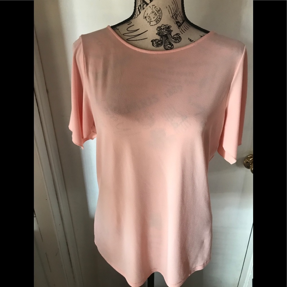 Cute peach color knit shirt